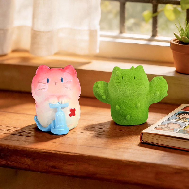 Schattige kattenfiguur in een  - Home Security Box recensie en prijs